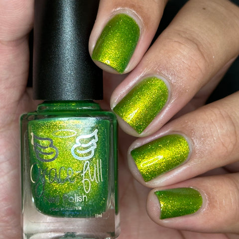 Under the Christmas Tree - a bright green Aurora shimmer