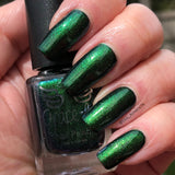 Evergreen Garland – a deep green filled with aurora shimmer
