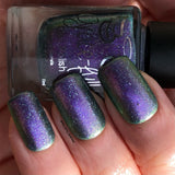 Bunstoppable - shifts flawlessly from light green to light purple to flashes of blue with aurora shimmer and sparkles with its subtle holographic effect in the flakes.