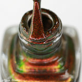 Autumn Prism – an aurora shimmer that moves through tones of red, green and gold